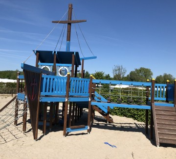 Speltoestel Camping ´t Geuldal.jpg